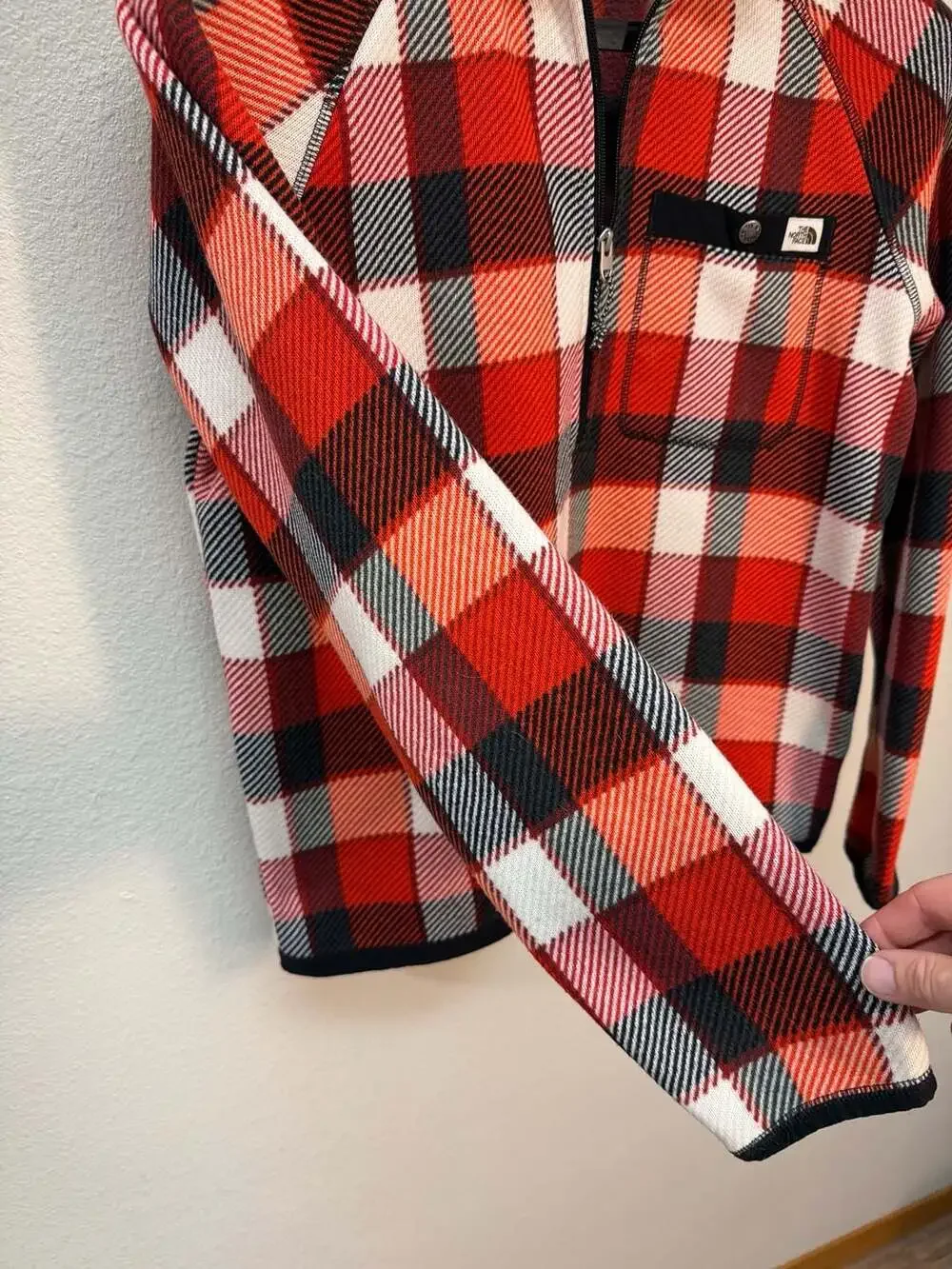 The North Face Men's Gordon Lyons Red Black Plaid 1/4 Zip Pullover Size M